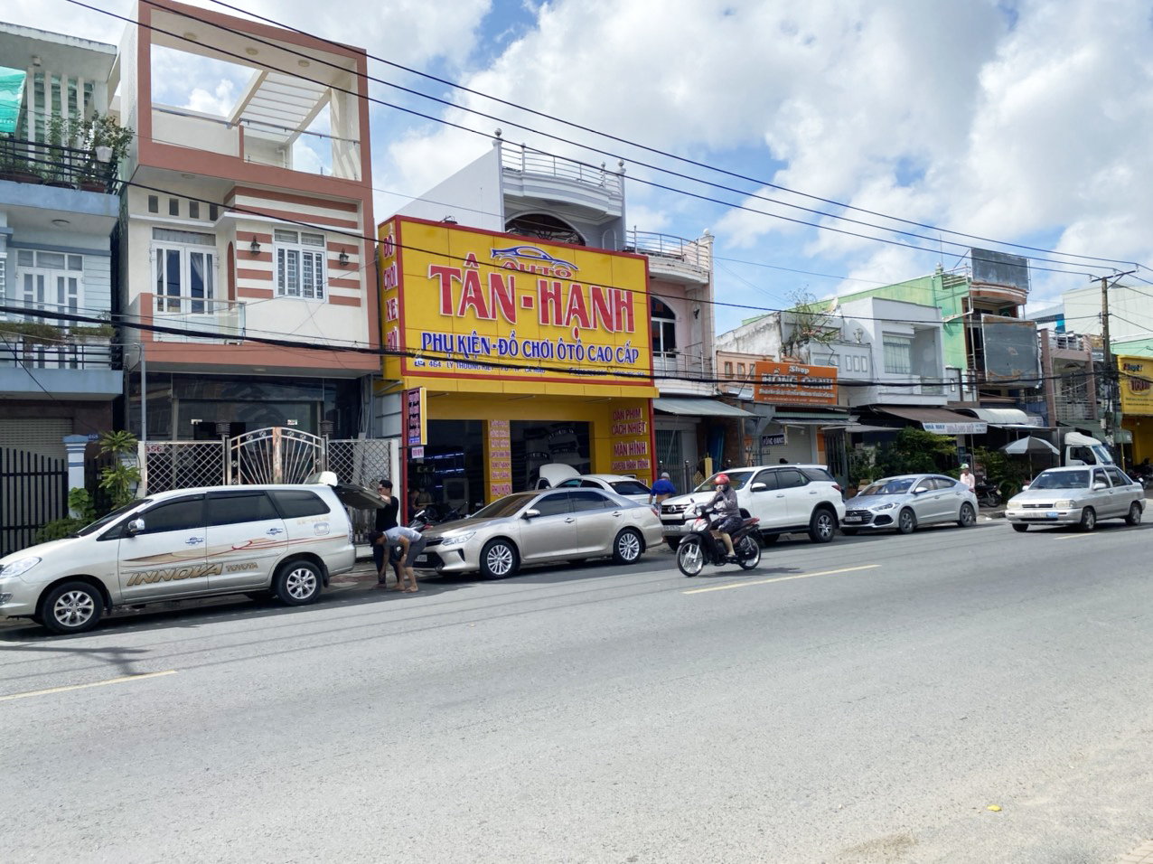 Lắp Màn Hình DVD Android Xe Hơi tại Tân Hạnh Auto 
